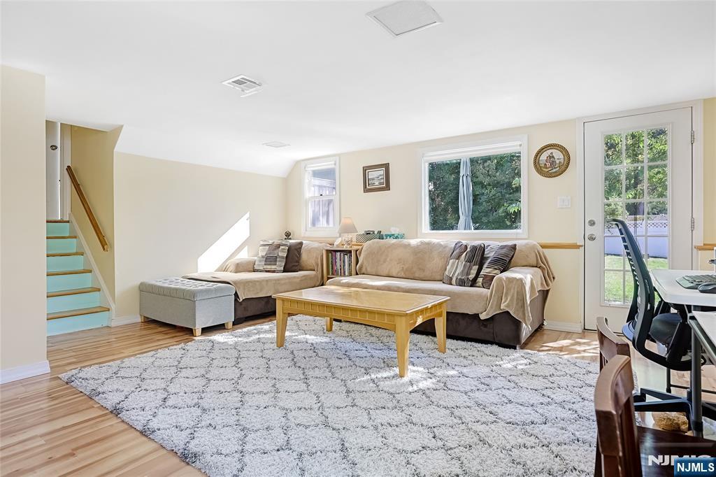 property viewer photo 21