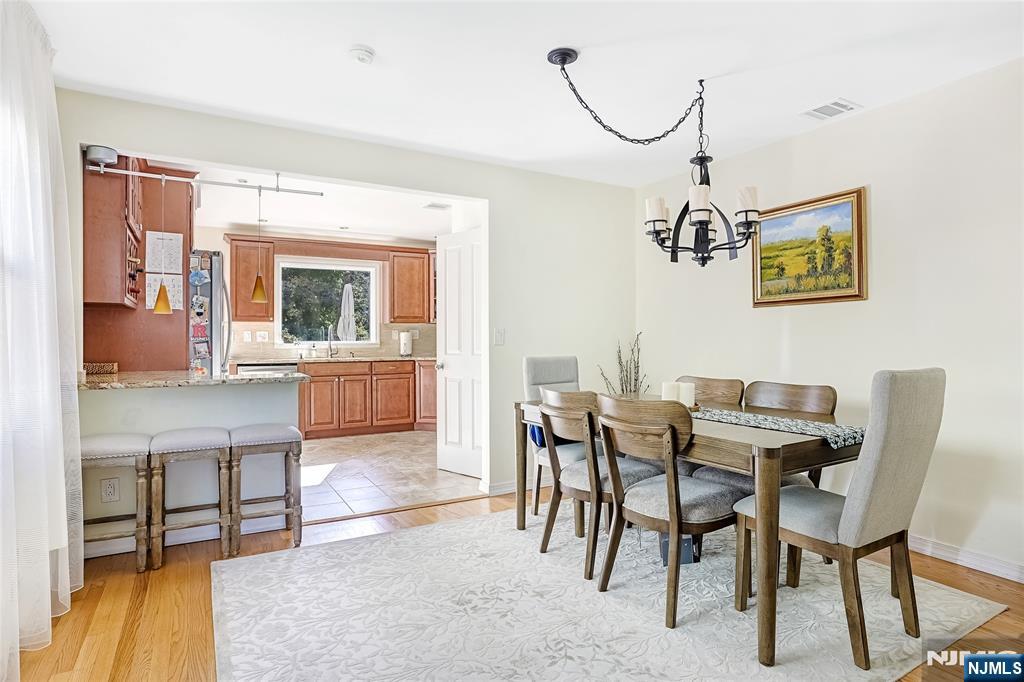 property viewer photo 3