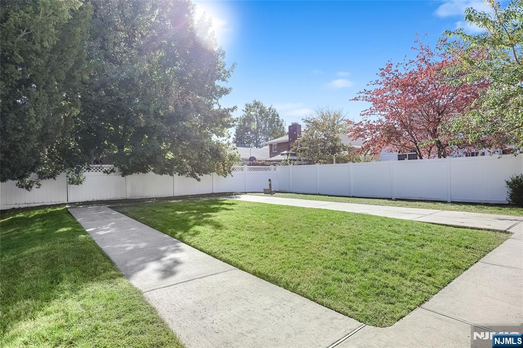 property viewer photo 30
