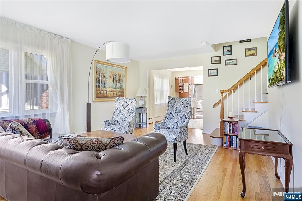property viewer photo 35