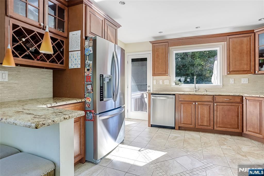property viewer photo 36