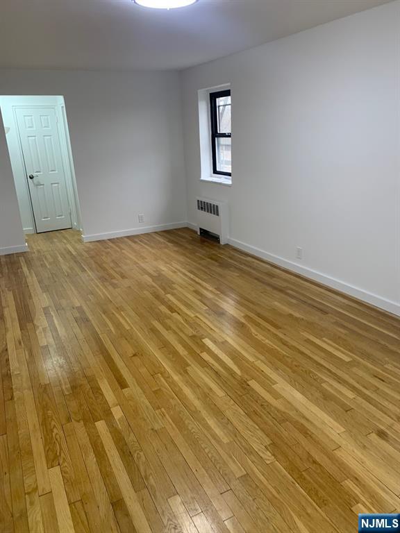 property viewer photo 1
