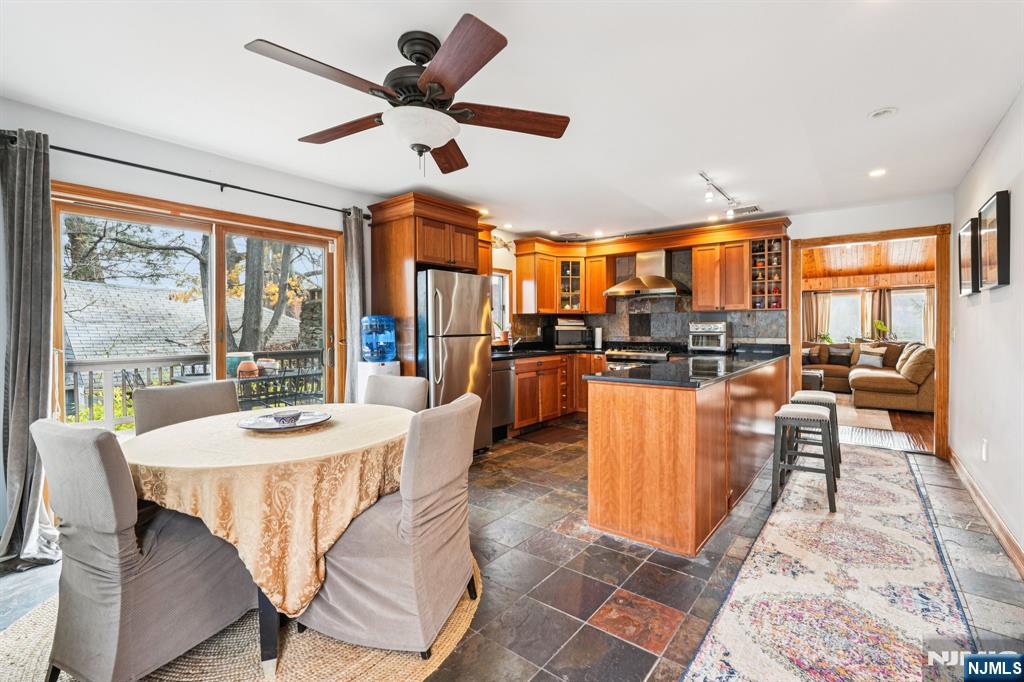 property viewer photo 9