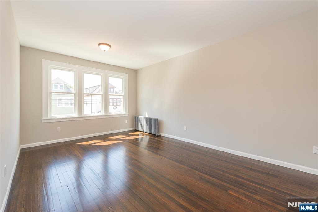 property viewer photo 1