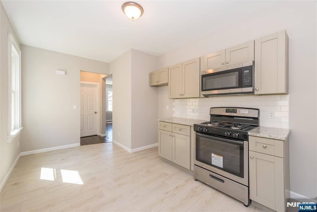property viewer photo 10