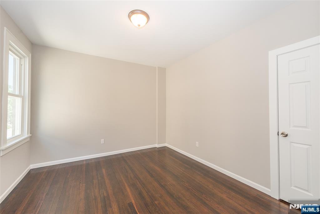 property viewer photo 13