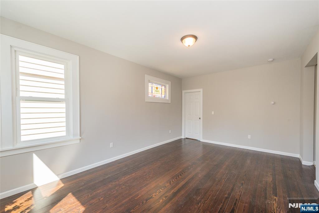 property viewer photo 16