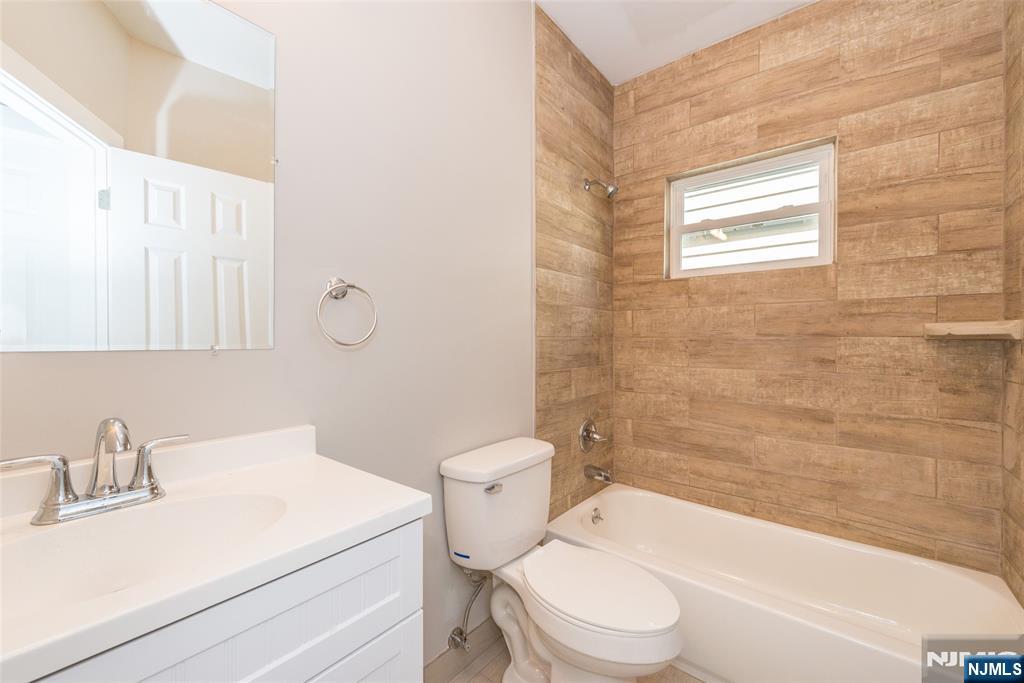 property viewer photo 19