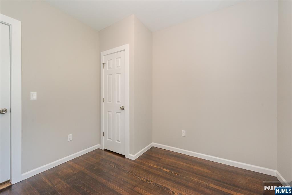 property viewer photo 23