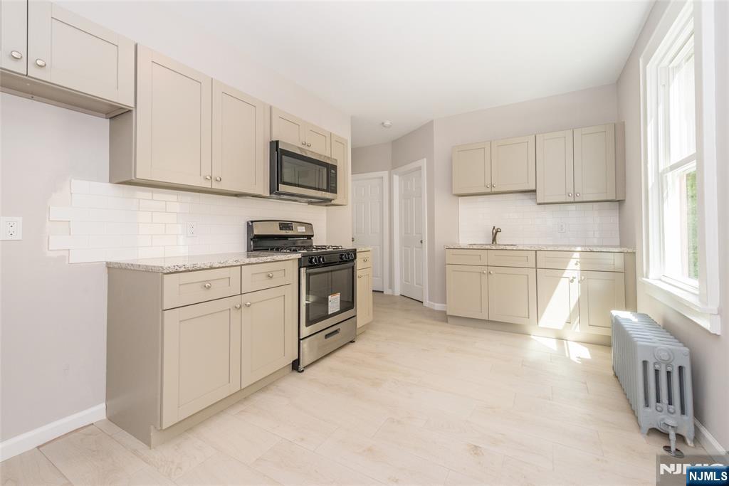 property viewer photo 24