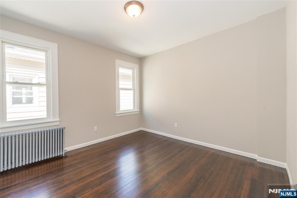 property viewer photo 3