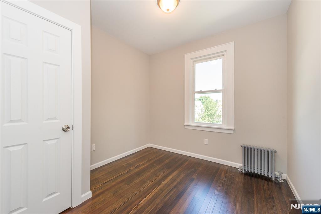 property viewer photo 5