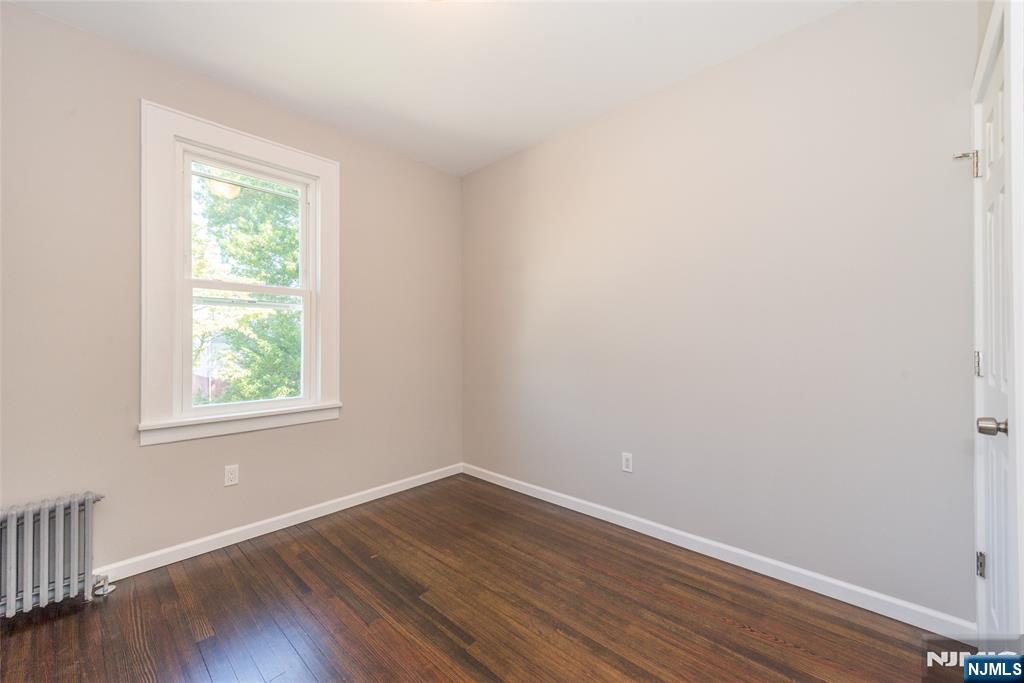 property viewer photo 6