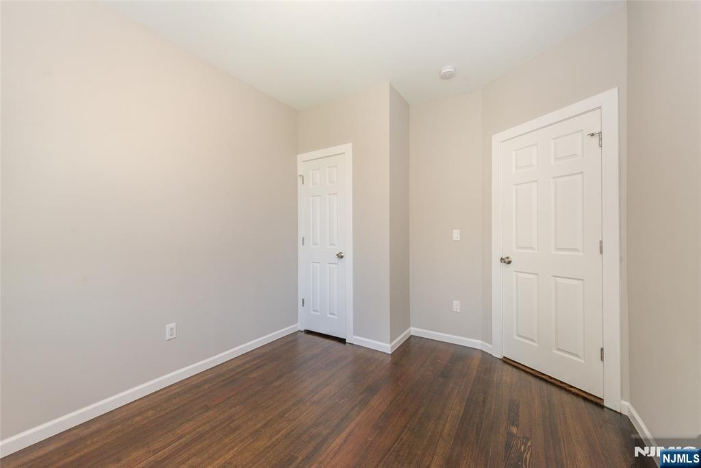 property viewer photo 9