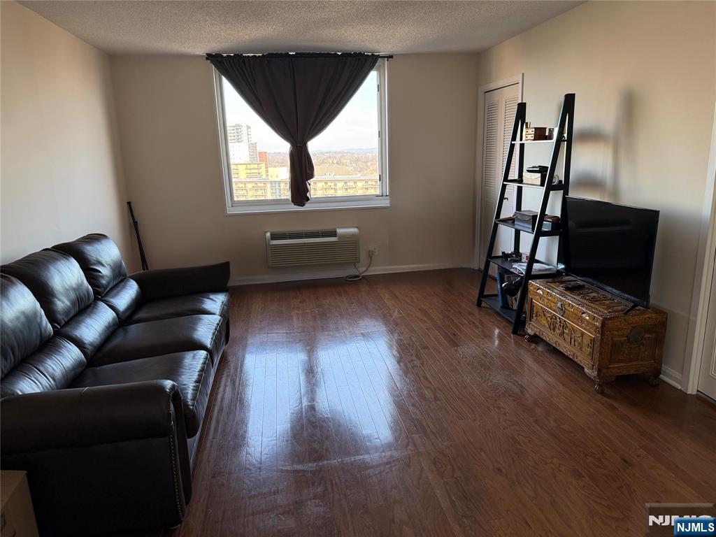 property viewer photo 14
