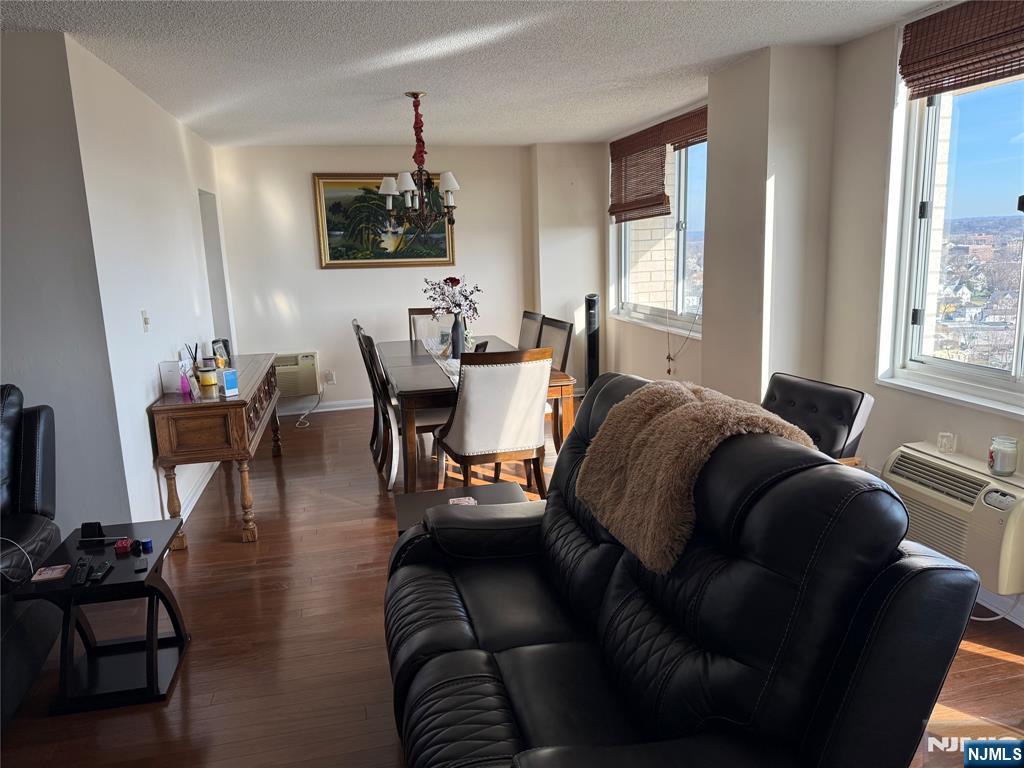 property viewer photo 3