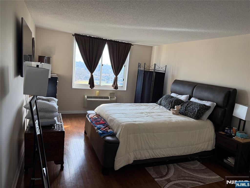 property viewer photo 5