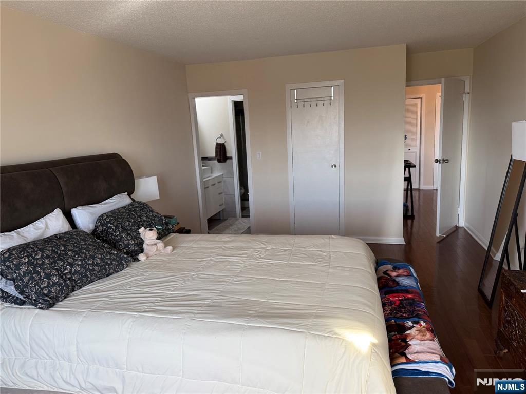 property viewer photo 6