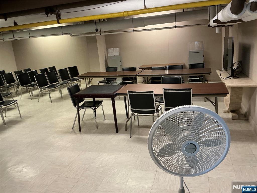 property viewer photo 19