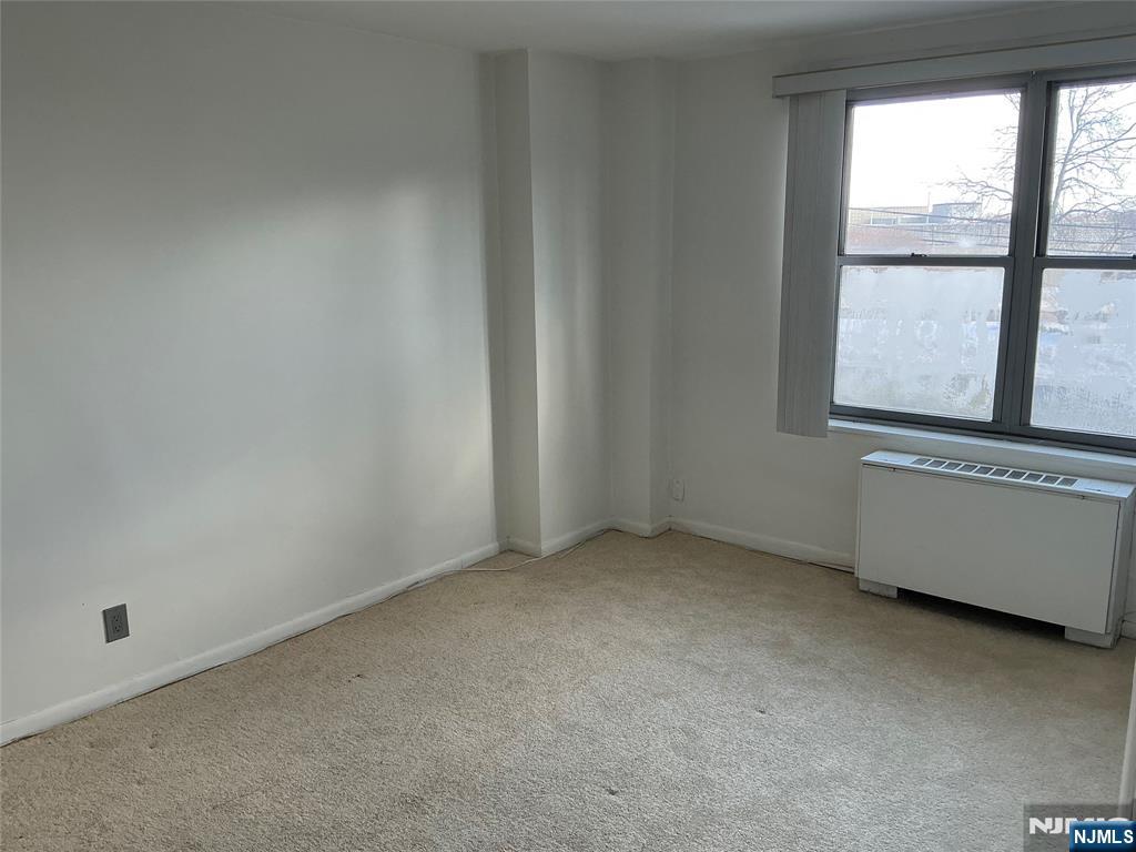 property viewer photo 7