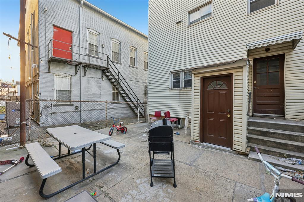 main property photo 21