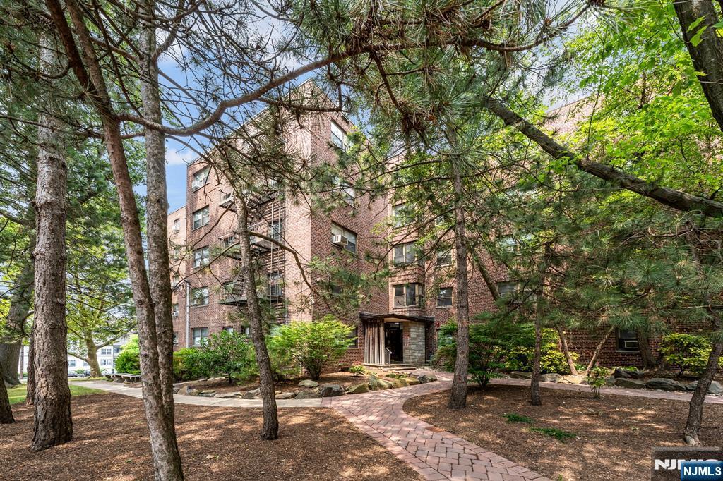 property viewer photo 1