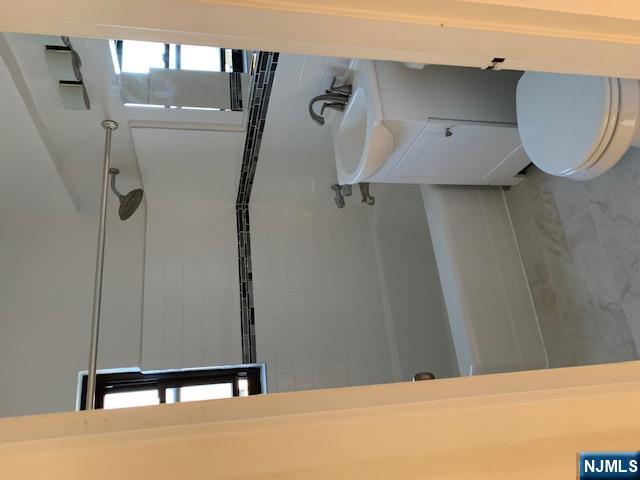property viewer photo 9