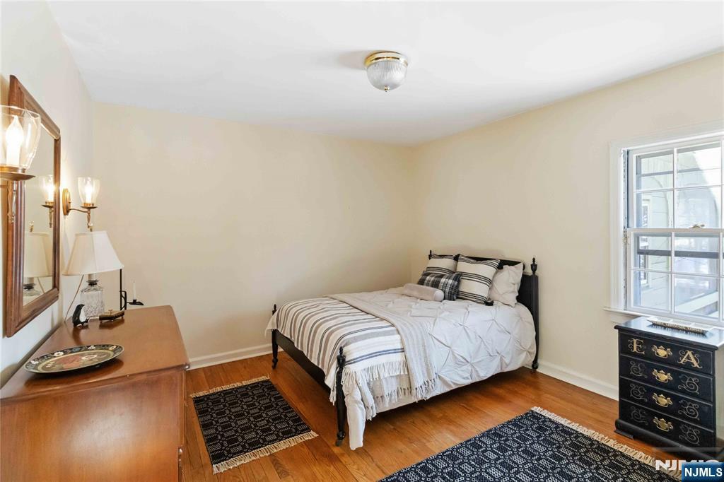 property viewer photo 13