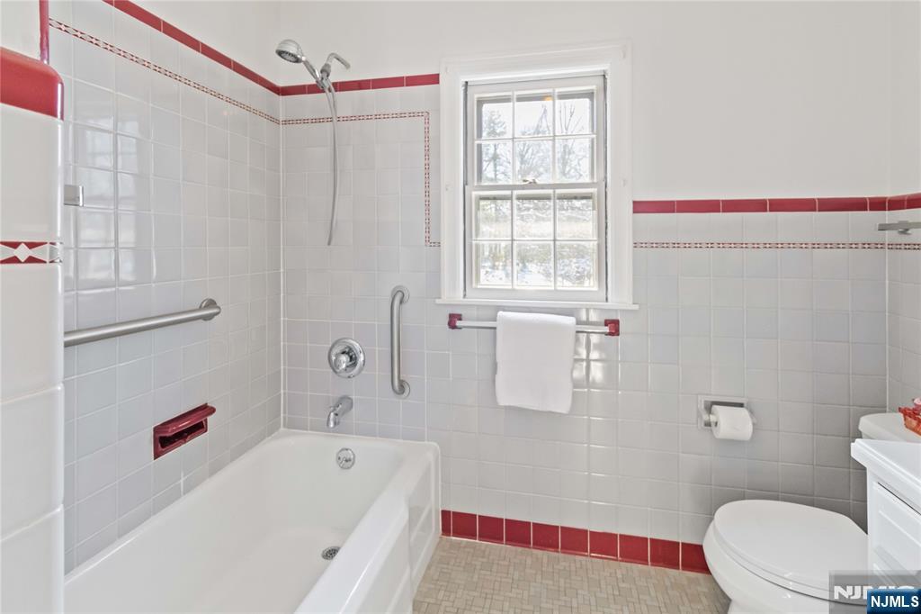 property viewer photo 16