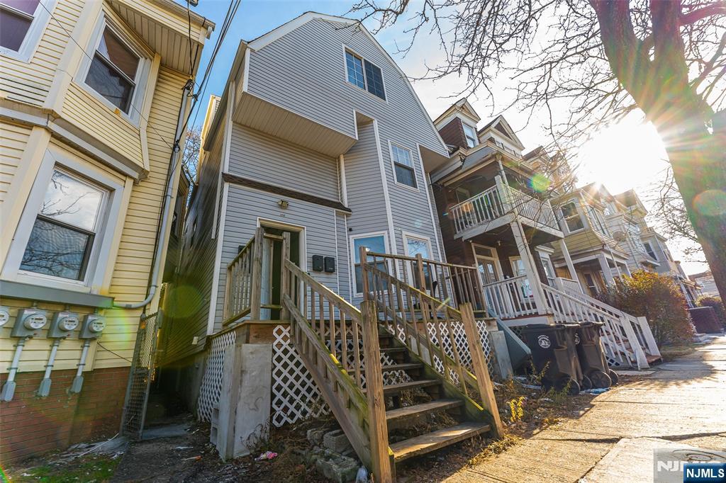 property viewer photo 1