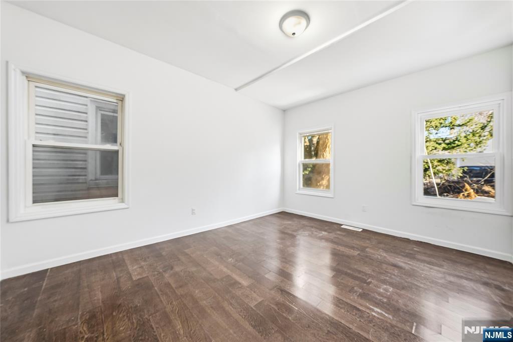 property viewer photo 15