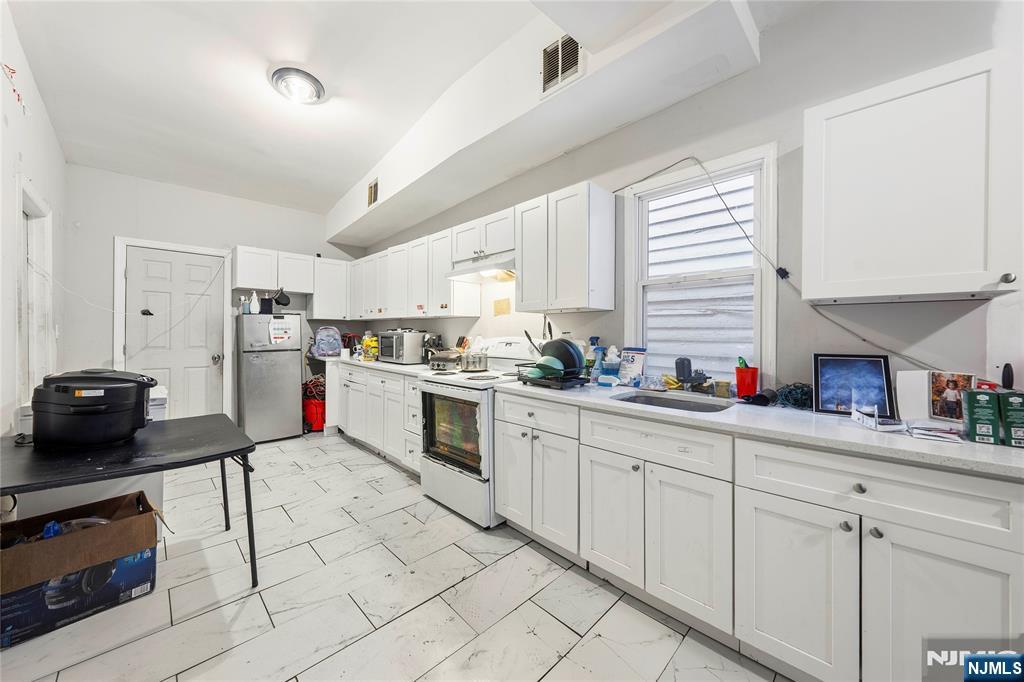 property viewer photo 16