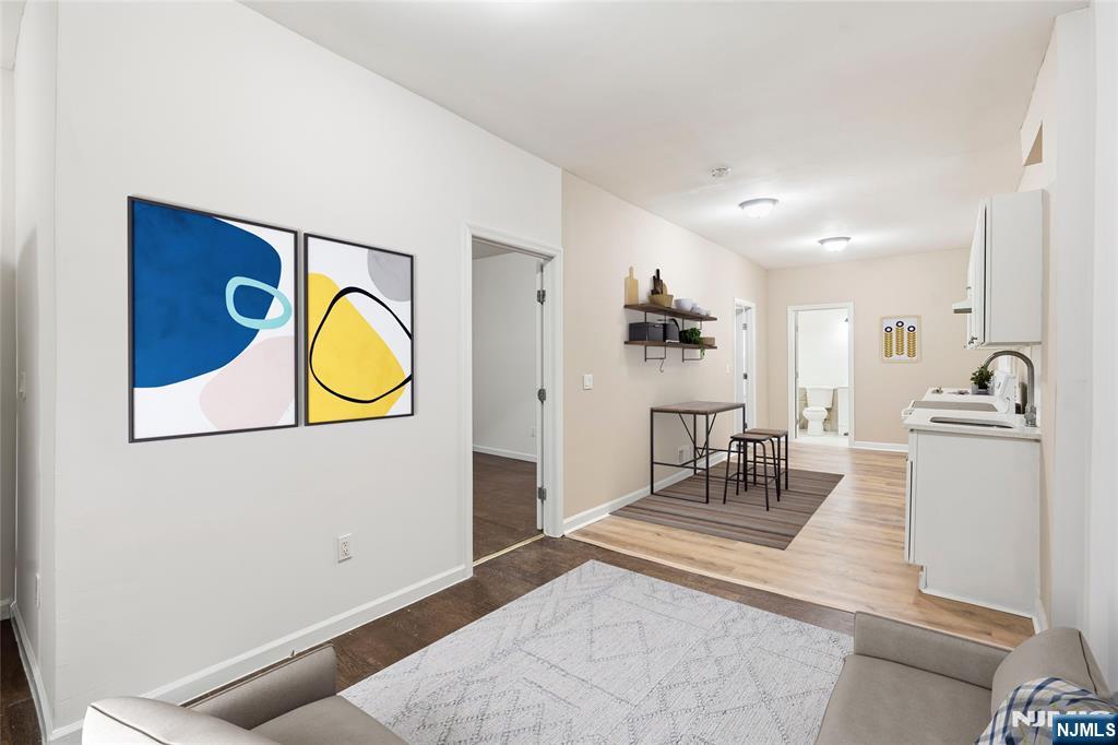 property viewer photo 2