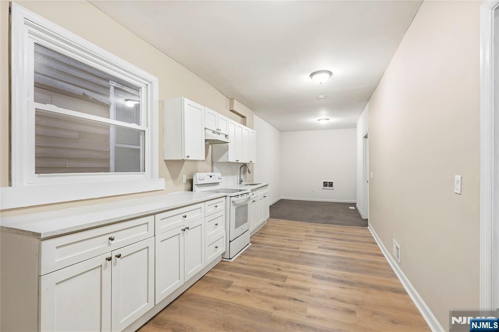 property viewer photo 4