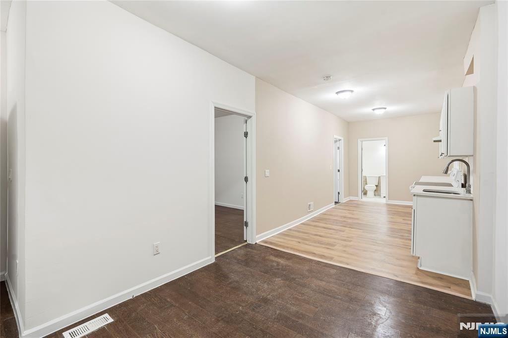 property viewer photo 9