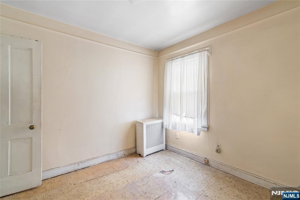 property viewer photo 12