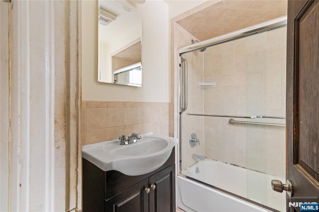property viewer photo 14