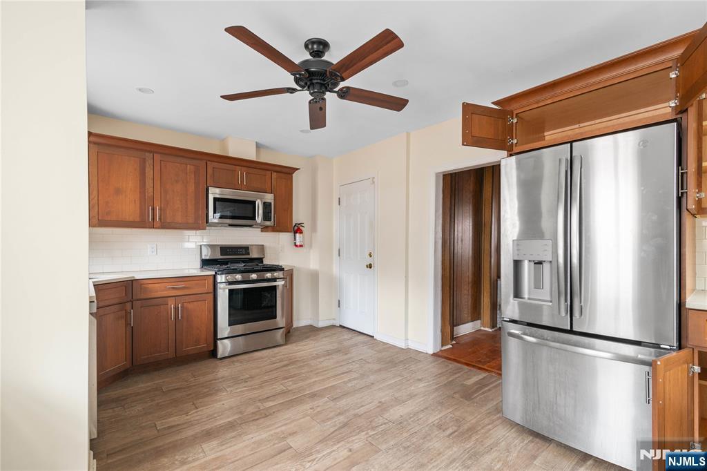 property viewer photo 3