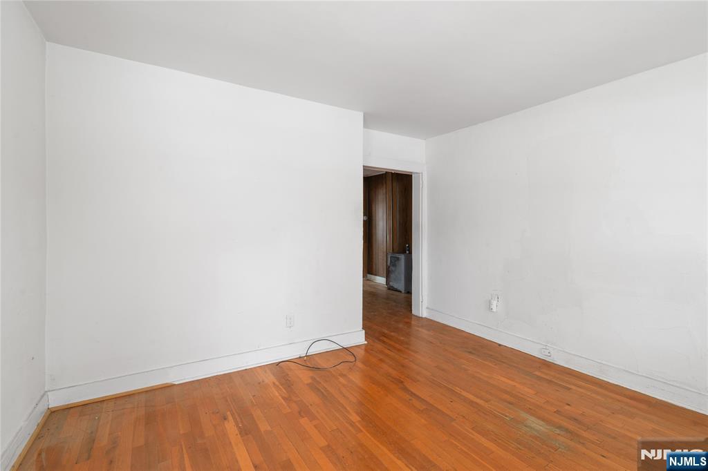 property viewer photo 5