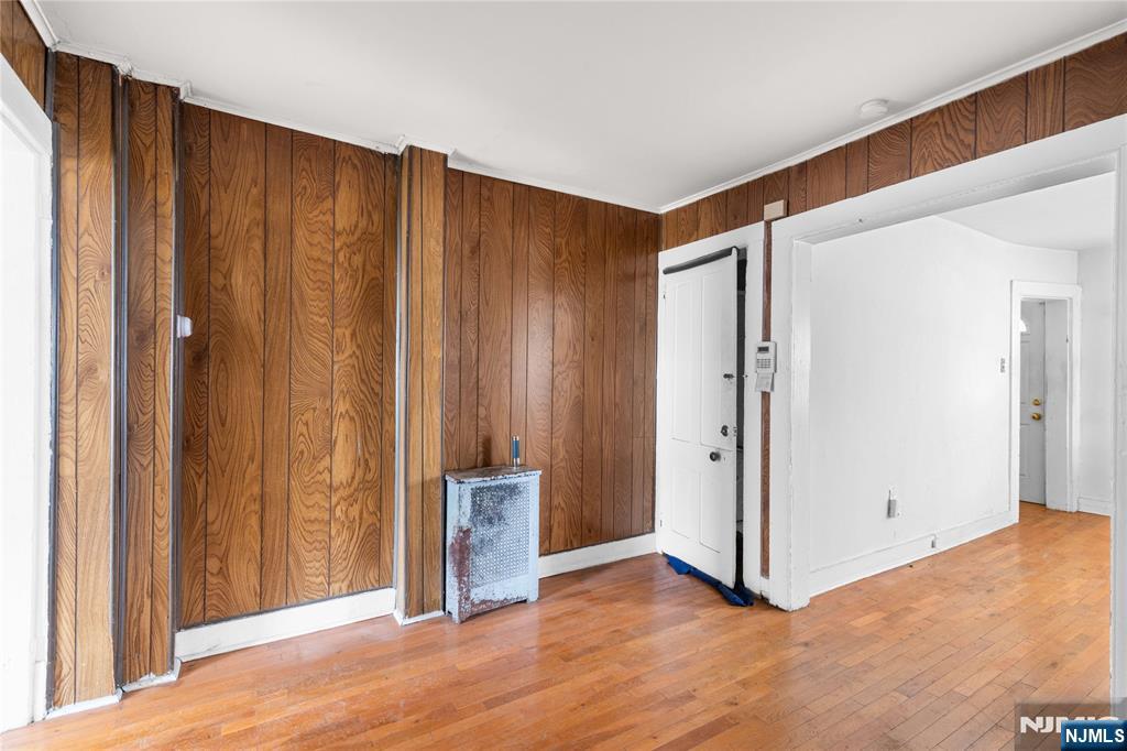property viewer photo 9