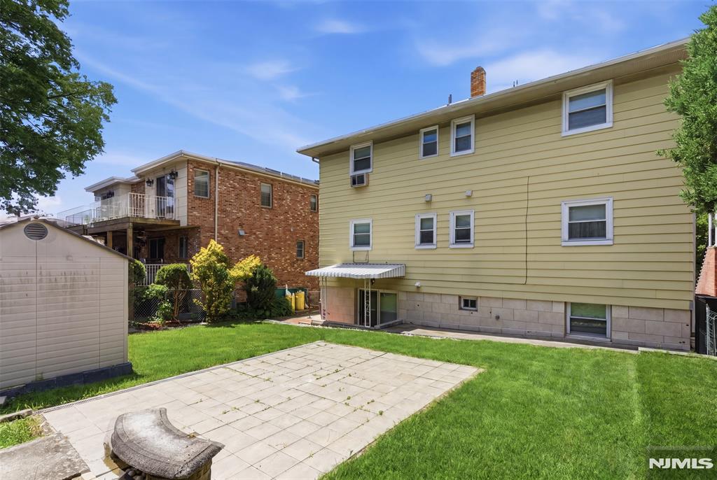 main property photo 20