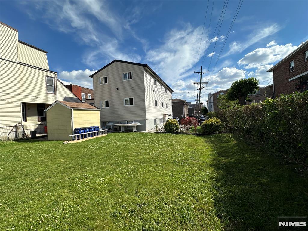 main property photo 15