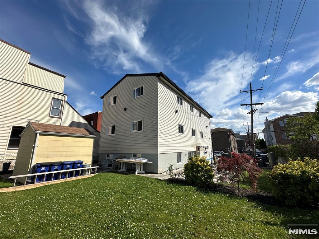 main property photo 16
