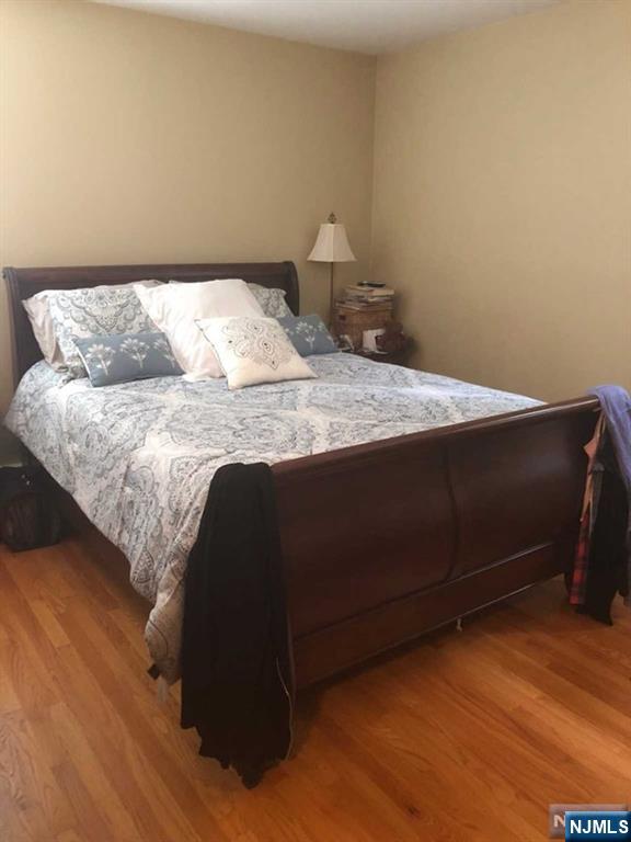 property viewer photo 7