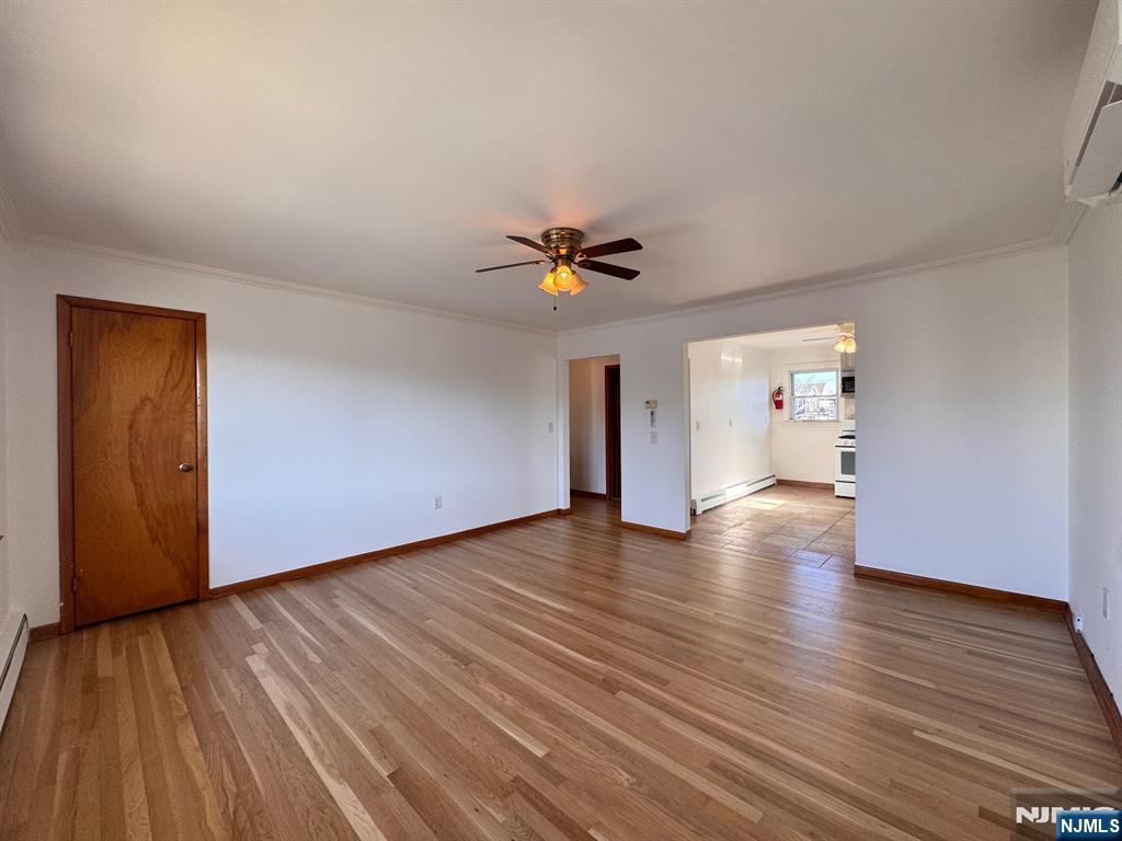 property viewer photo 3