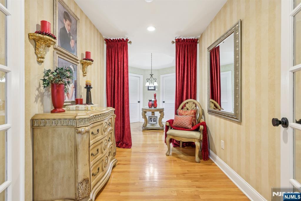 property viewer photo 13