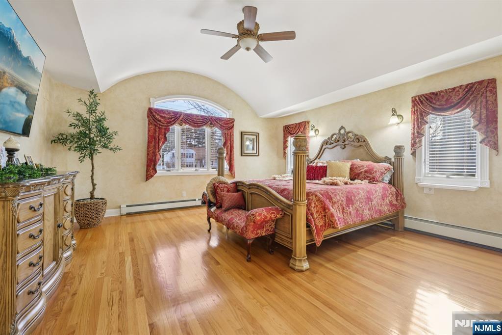 property viewer photo 14