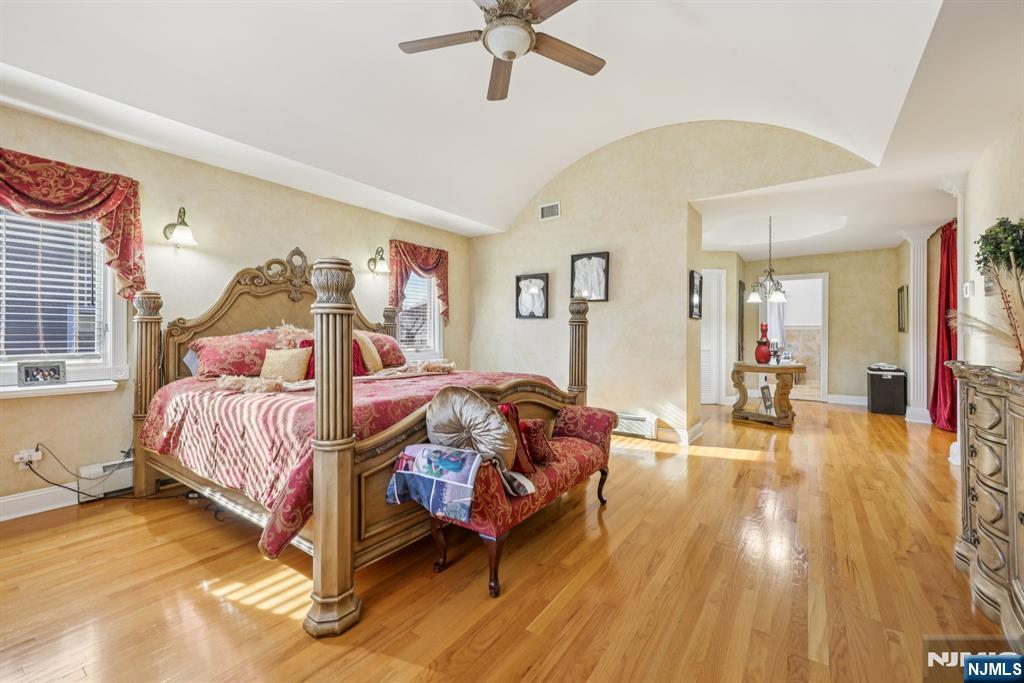 property viewer photo 15
