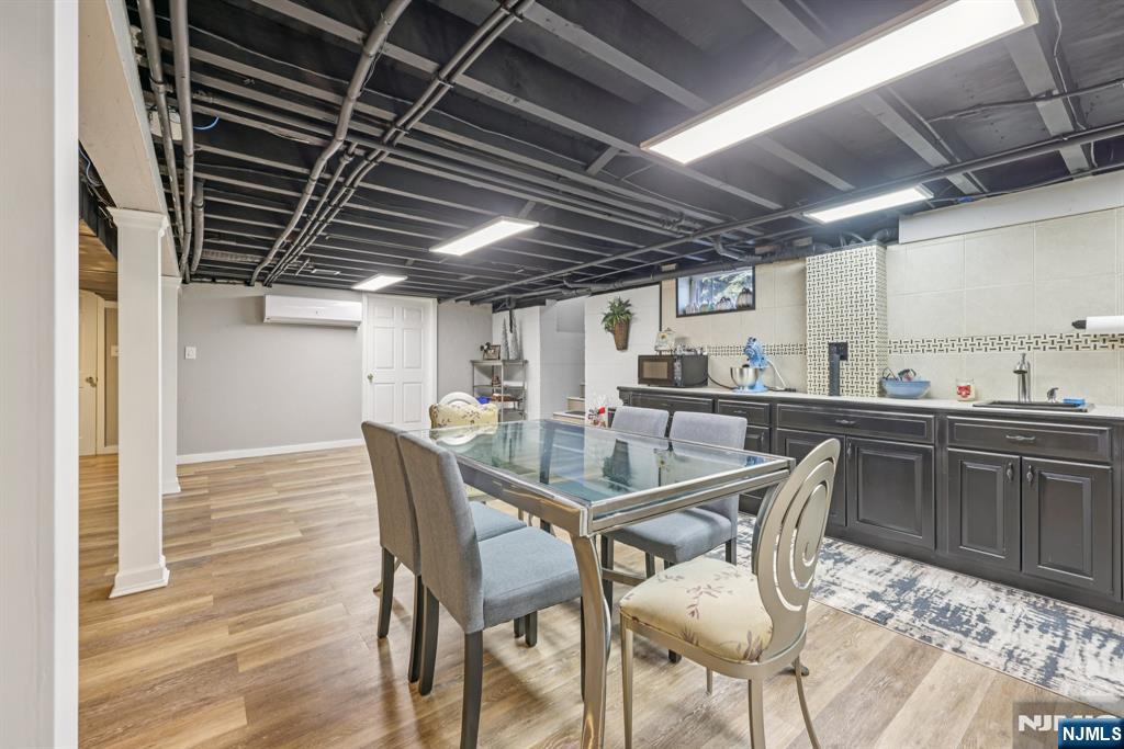 property viewer photo 25