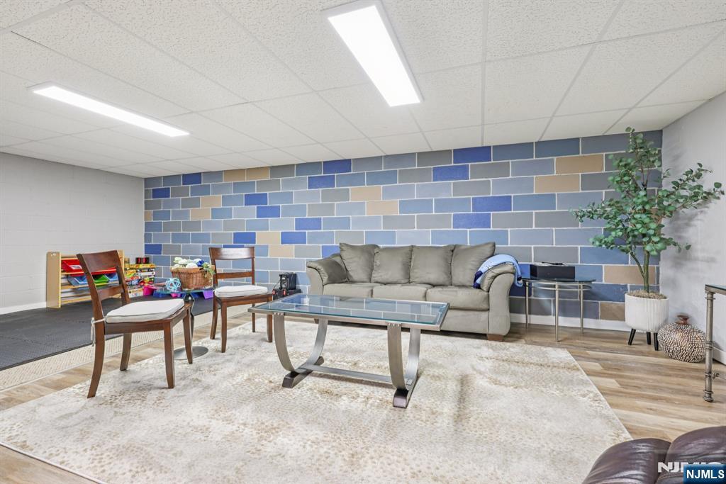 property viewer photo 28